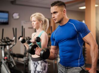 FBW – zasady, zalety i efekty treningu. Kompletny poradnik dla początkujących