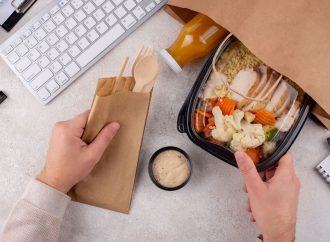 Catering dietetyczny – wady i zalety. Czy dieta pudełkowa jest zdrowa?