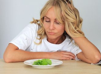 Depresja i odżywianie: mity i fakty. Ekspert wyjaśnia, co ma znaczenie