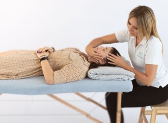 Terapia czaszkowo-krzyżowa. Czym jest i jak działa craniosacral therapy?