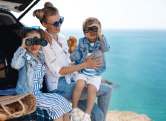 Jedzenie dla dobrostanu. Zobacz, jak jeść lekko i zdrowo na wakacjach