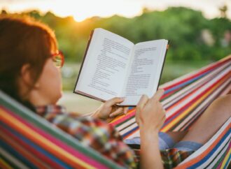 Kultura i wellbeing: dobre książki oraz seriale, letnie wystawy i festiwale
