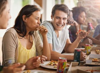 Świadomość to za mało – dlaczego nadal jemy źle? Rozmowa z dietetykiem Sebastianem Dzułą