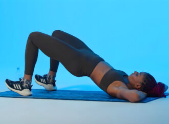 Trening całego ciała w domu. Ćwiczenia na pośladki, nogi i plecy