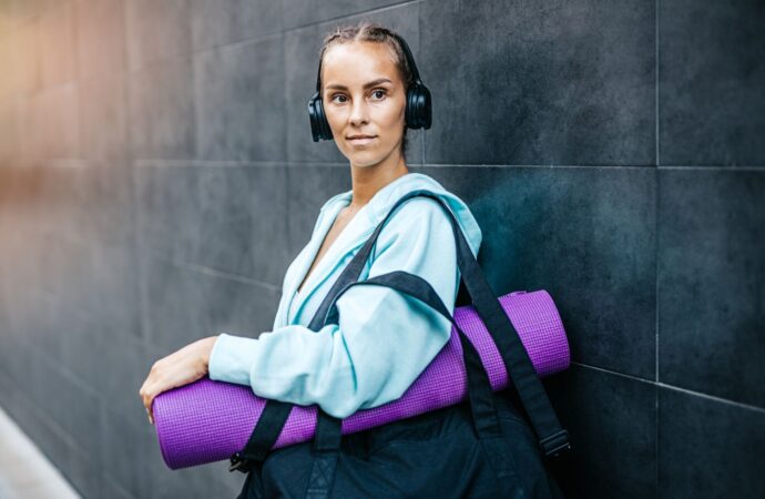 Odzież sportowa damska i męska – jak wybrać dobre ubrania sportowe?