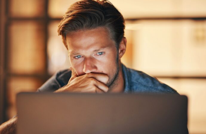 Chatbot jako terapeuta? Sprawdź, jak AI wspiera w psychoterapii. Na co uważać?