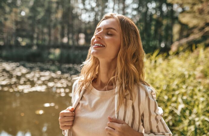 Proste nawyki na dobry nastrój. Co robić, by wspierać hormon szczęścia?