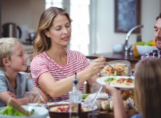 Wysoki cholesterol – co jeść, by go obniżyć? 10 produktów z listy dietetyka